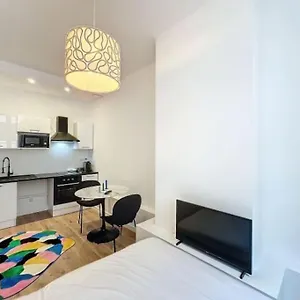 cosy-studio-centre-ville-thomassin-2.hotels-rhonealpes.com/
